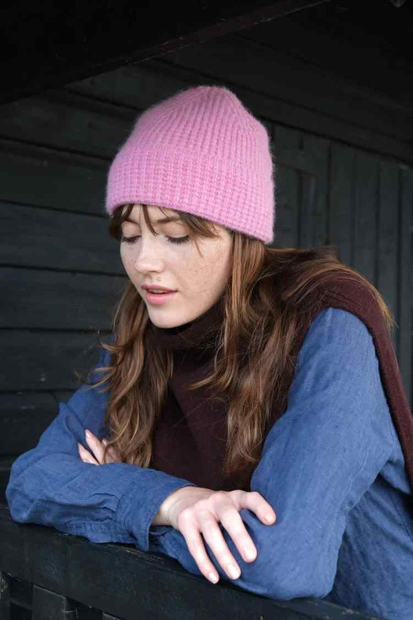 QUINTON AND CHADWICK TUCK STITCH BEANIE HAT